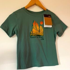 NWT The North Face Graphic Tee